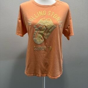 Rolling Stones T Shirt Womens Medium American Eagle Peach Orange Tee 100% Cotton